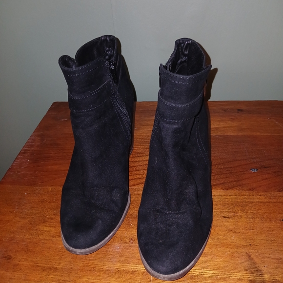 Universal Thread Black Ankle Booties - Picture 1 of 4
